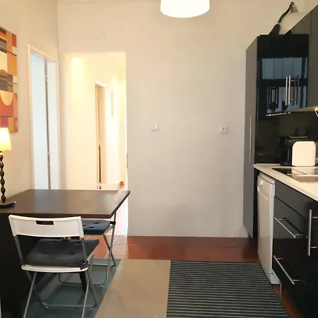 Apartment Centre Charm And Practicality Lissabon